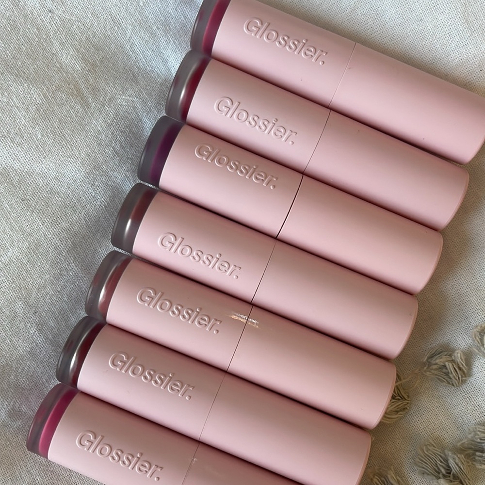 Glossier G Suit Soft touch lip crème